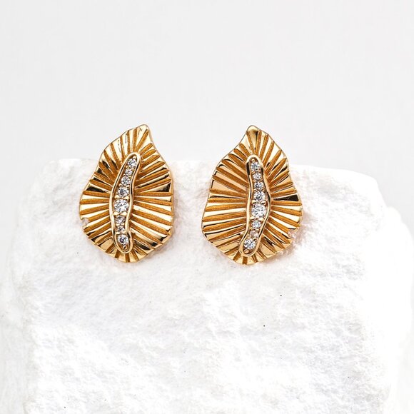 🌿 Artisan Original Design Sculptural Fluted Leaf Stud Earrings | S925 - Picture 1 of 7